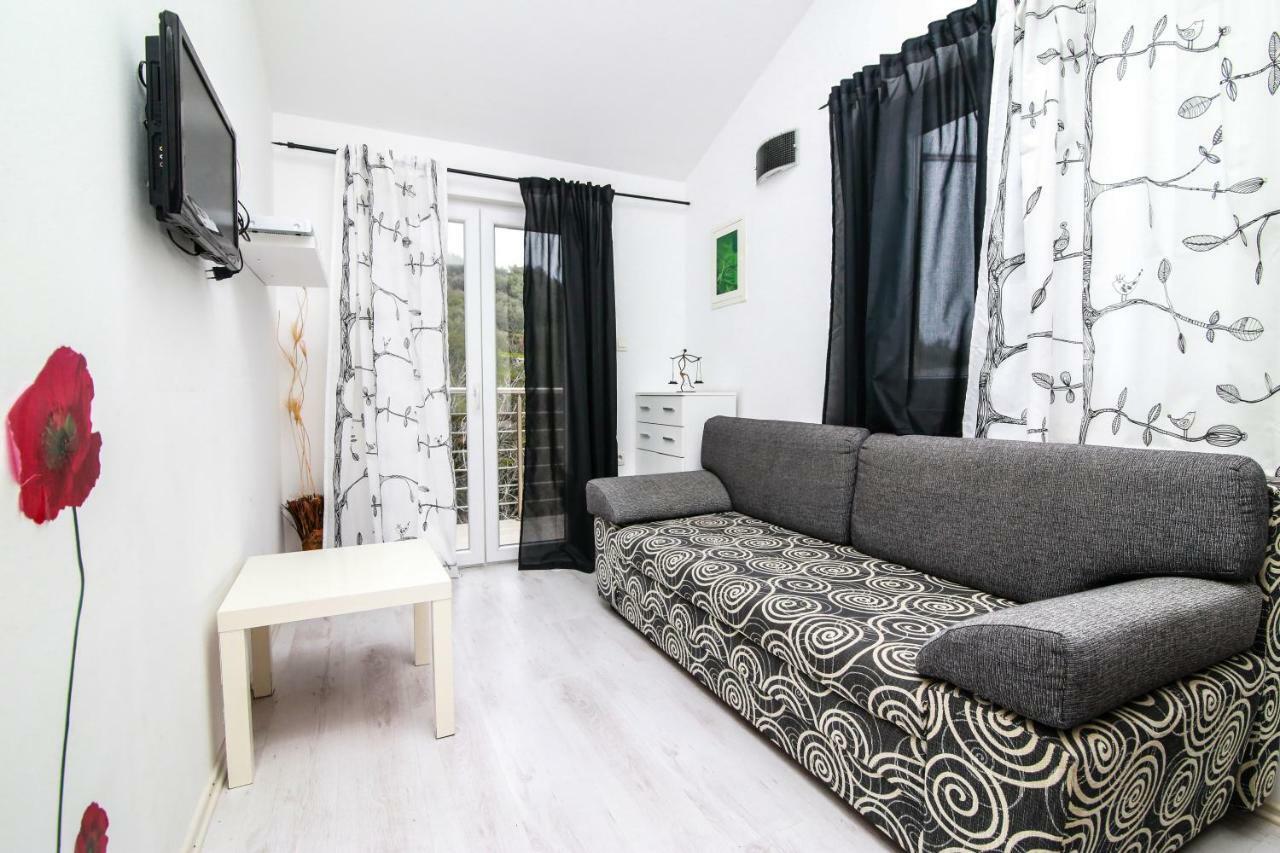 Apartments Alma Podgora Luaran gambar