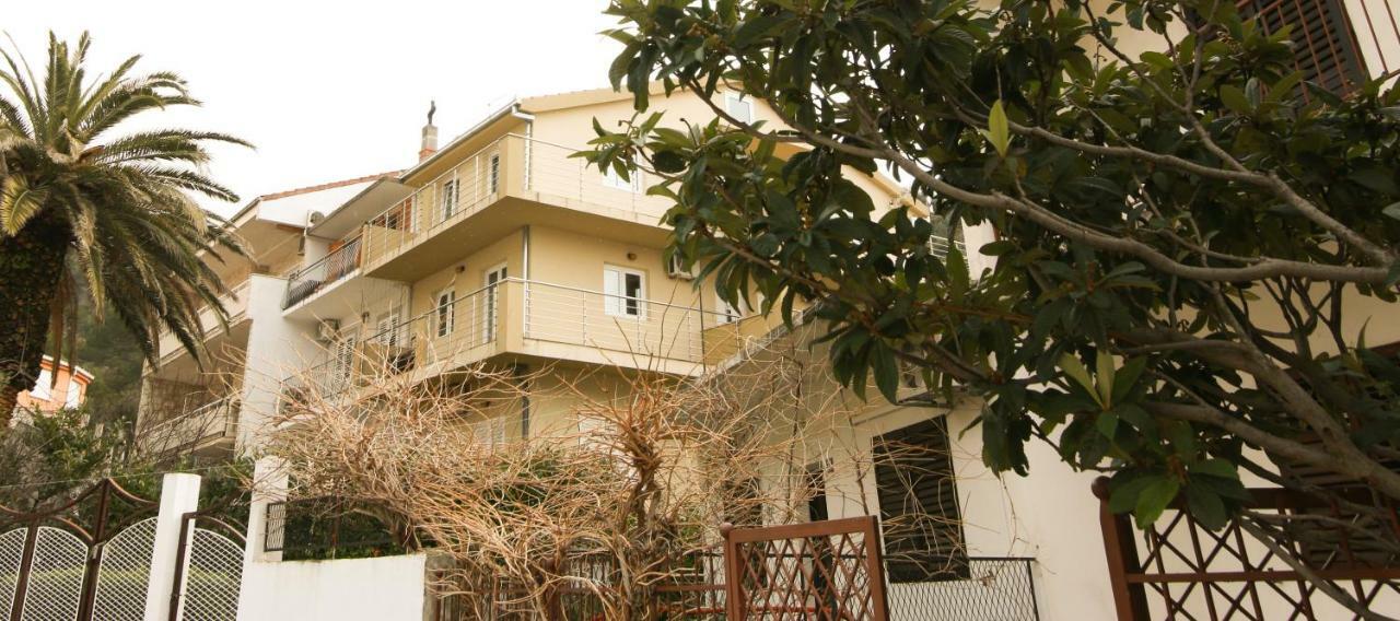 Apartments Alma Podgora Luaran gambar